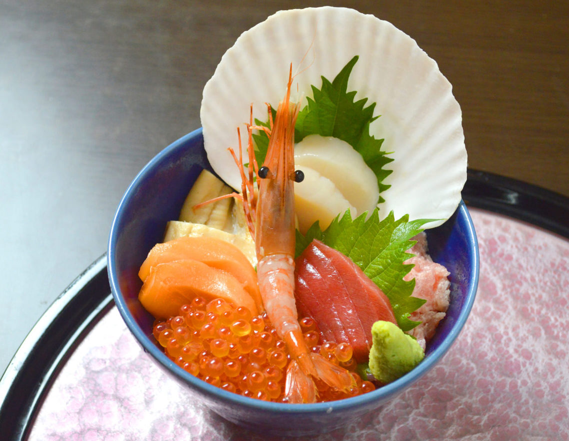 食楽 しお彩の外観