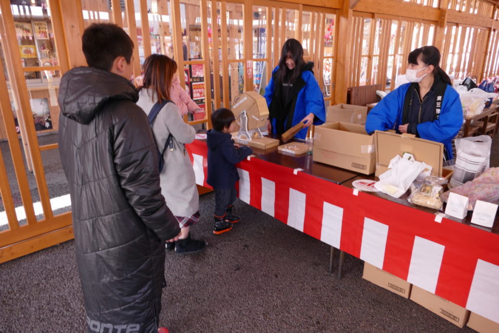 平成最後の年末ガラポン抽選会１日目の様子！